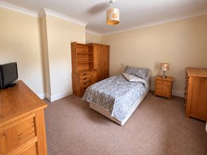 Bedroom- click for photo gallery